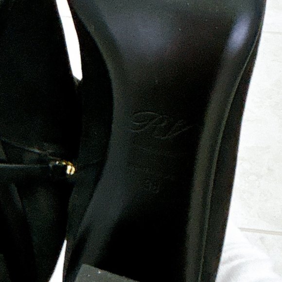 99% NEW ROGER VIVIER BOOTS, SIZE 38 - Picture 10 of 16
